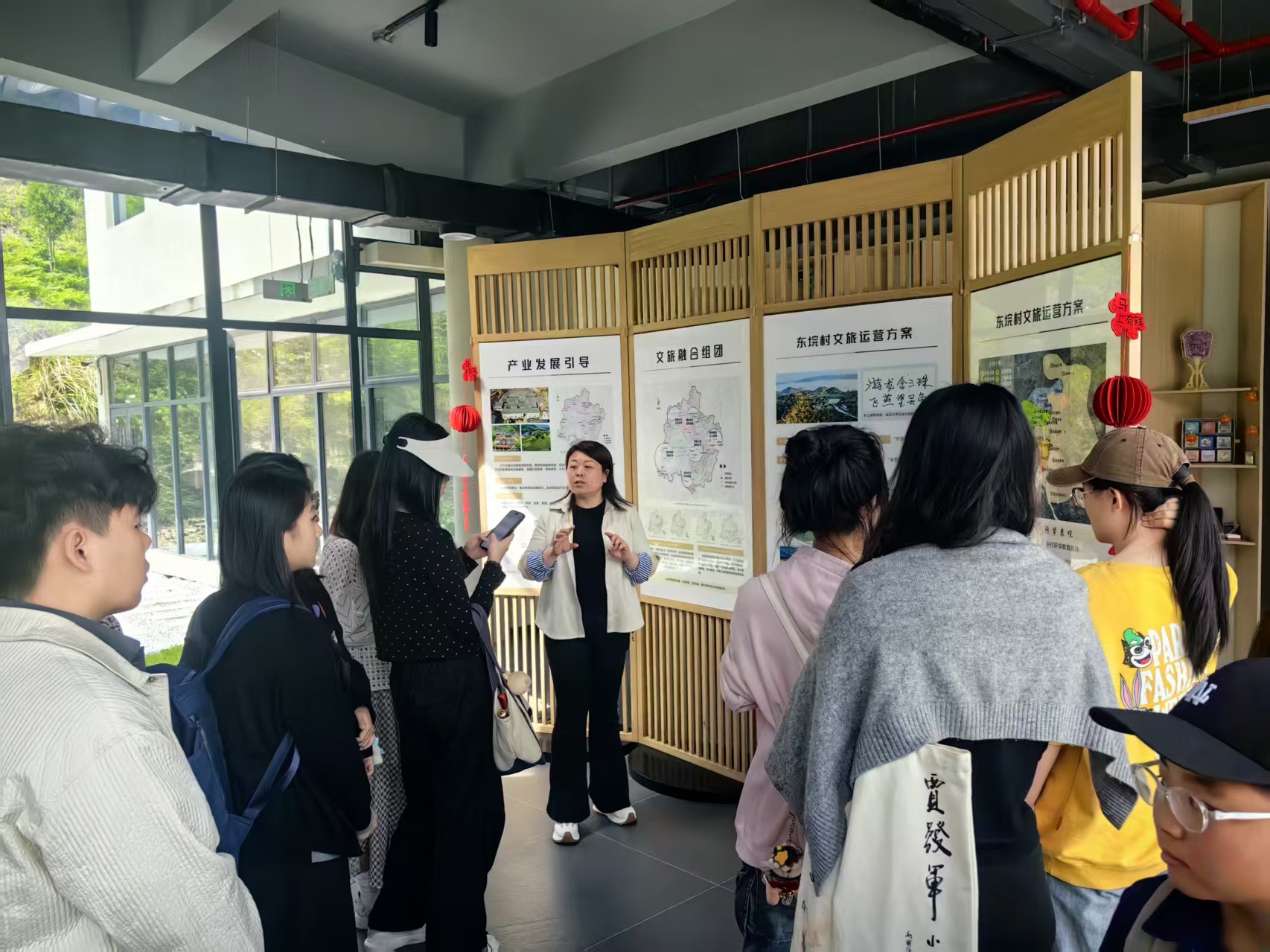 设计学院师生赴麻城东垸村开展党建实践活动 赋能乡村振兴