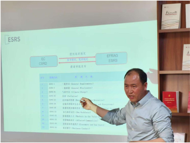 清源商科品书会。江汉大学供图
