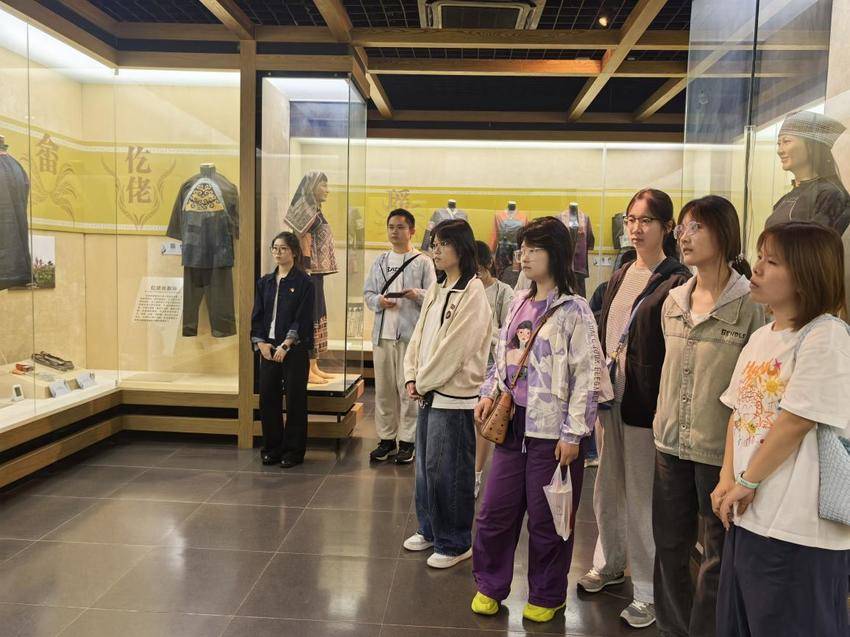 0924“语”你同行 籽籽同心——江汉大学外国语学院开展铸牢中华民族共同体意识系列活动.docx